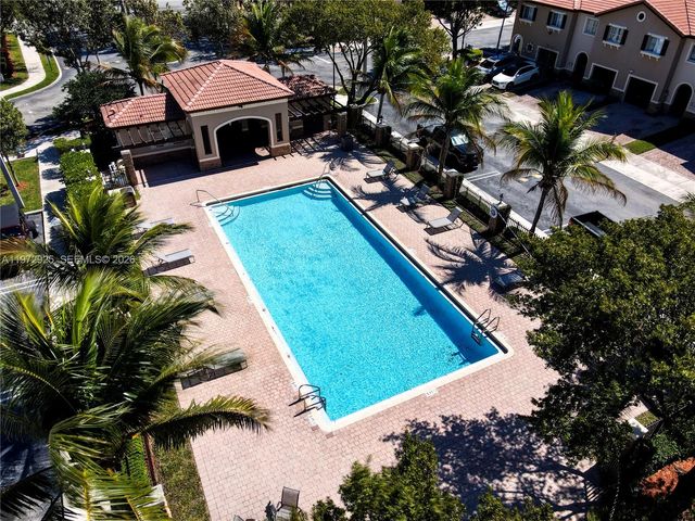 8905 SW 221st Ter, Cutler Bay, FL 33190