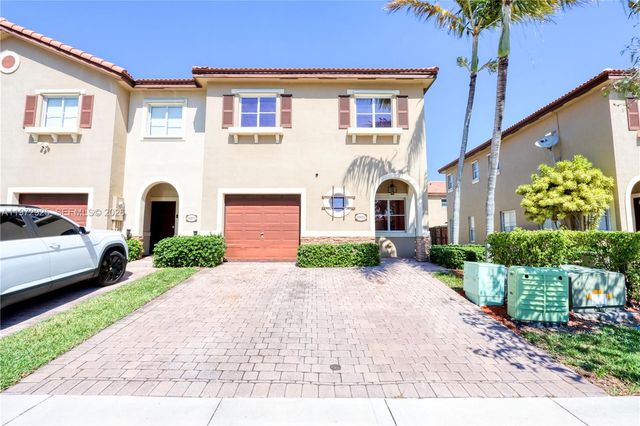 8905 SW 221st Ter, Cutler Bay, FL 33190