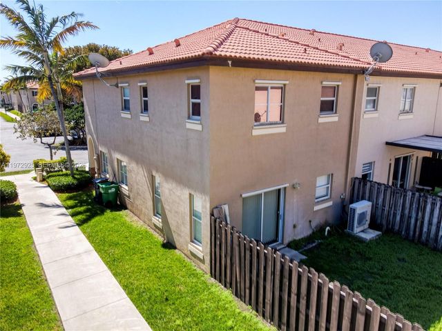 8905 SW 221st Ter, Cutler Bay, FL 33190