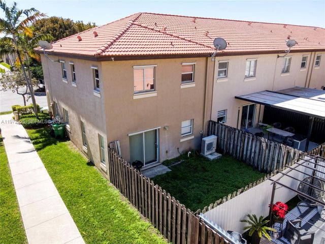 8905 SW 221st Ter, Cutler Bay, FL 33190