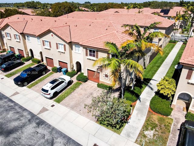 8905 SW 221st Ter, Cutler Bay, FL 33190