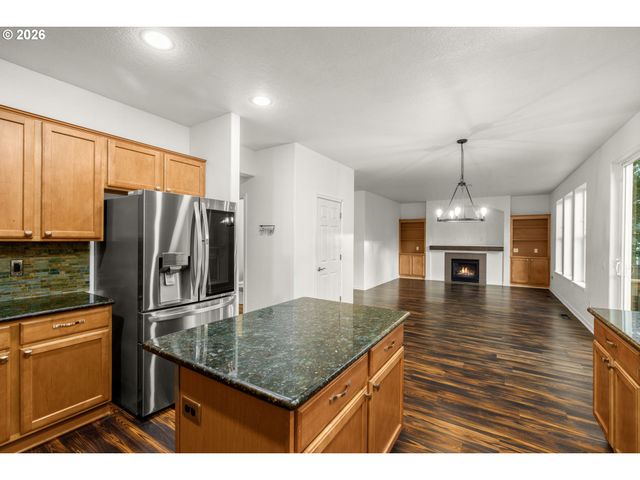 20125 MOSSY MEADOWS Ave, Oregon City, OR 97045