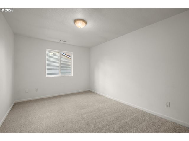 20125 MOSSY MEADOWS Ave, Oregon City, OR 97045