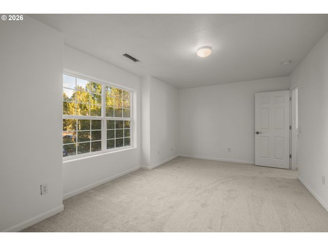 20125 MOSSY MEADOWS Ave, Oregon City, OR 97045