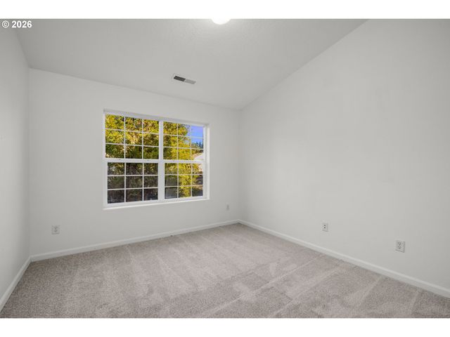 20125 MOSSY MEADOWS Ave, Oregon City, OR 97045