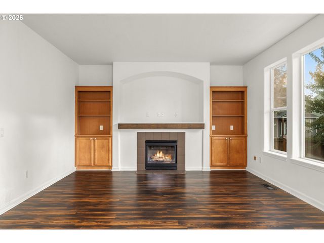 20125 MOSSY MEADOWS Ave, Oregon City, OR 97045