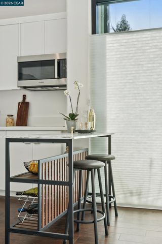 210 Lafayette Circle 101, Lafayette, CA 94549