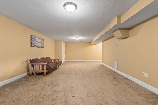 101 Sawmill Ln 101, Hanson, MA 02341