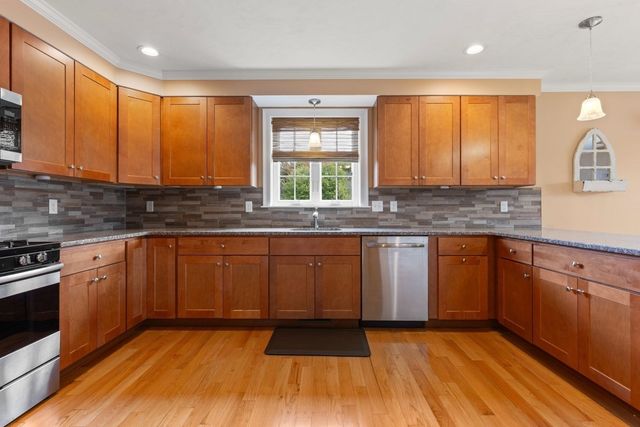 101 Sawmill Ln 101, Hanson, MA 02341