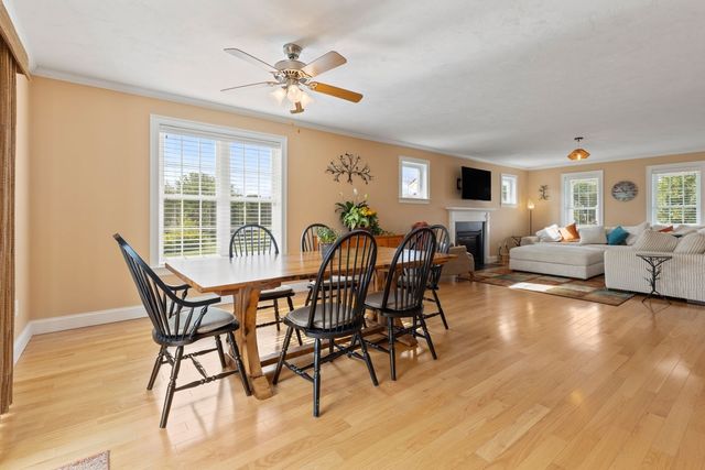 101 Sawmill Ln 101, Hanson, MA 02341