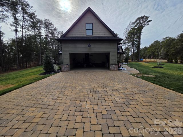 425 W North Corner Road, Lancaster, SC 29720