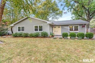 2221 WESTVIEW Drive, Springfield, IL 62704