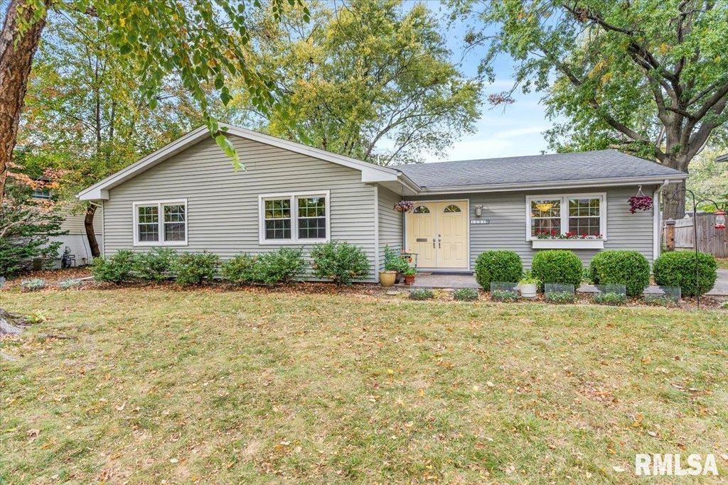 2221 WESTVIEW Drive, Springfield, IL 62704