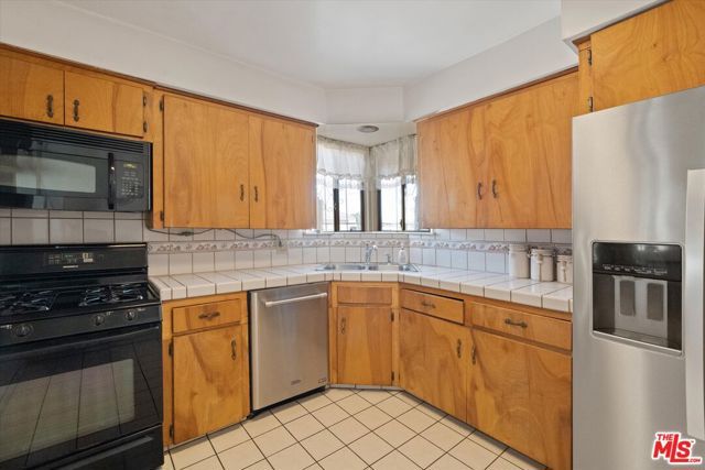 2124 W 112th Street, Los Angeles, CA 90047