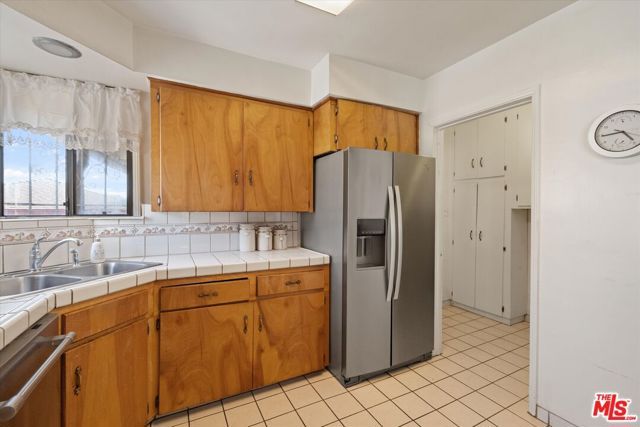 2124 W 112th Street, Los Angeles, CA 90047