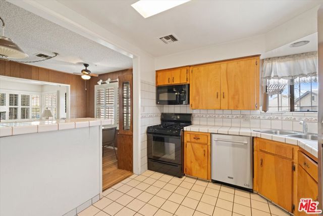 2124 W 112th Street, Los Angeles, CA 90047