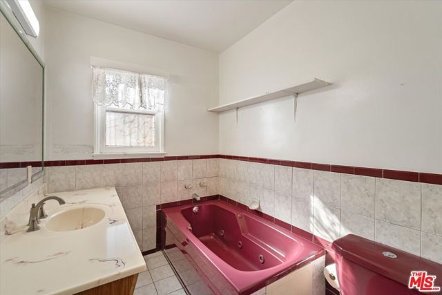 2124 W 112th Street, Los Angeles, CA 90047