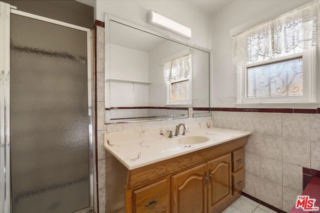 2124 W 112th Street, Los Angeles, CA 90047