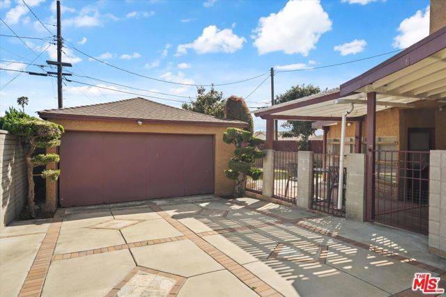 2124 W 112th Street, Los Angeles, CA 90047