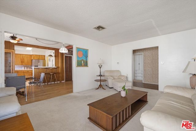 2124 W 112th Street, Los Angeles, CA 90047
