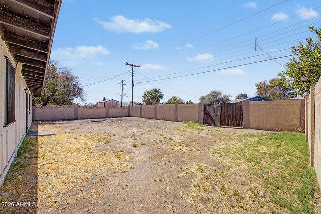 3143 W GLENDALE Avenue, Phoenix, AZ 85051