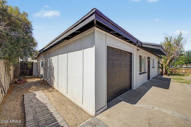 3143 W GLENDALE Avenue, Phoenix, AZ 85051