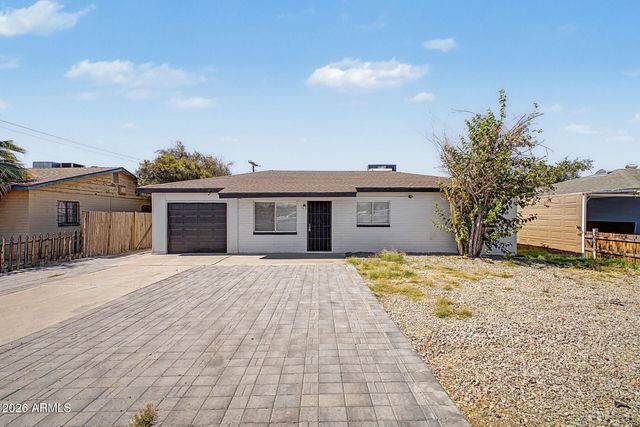 3143 W GLENDALE Avenue, Phoenix, AZ 85051