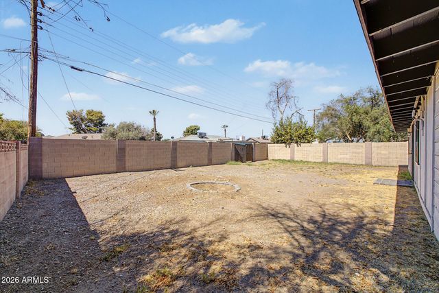 3143 W GLENDALE Avenue, Phoenix, AZ 85051