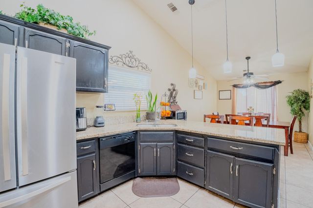 3931 E Elowin Avenue, Visalia, CA 93292