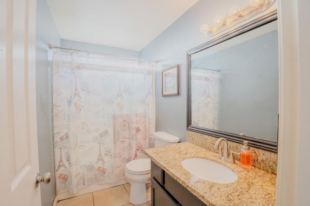 3931 E Elowin Avenue, Visalia, CA 93292