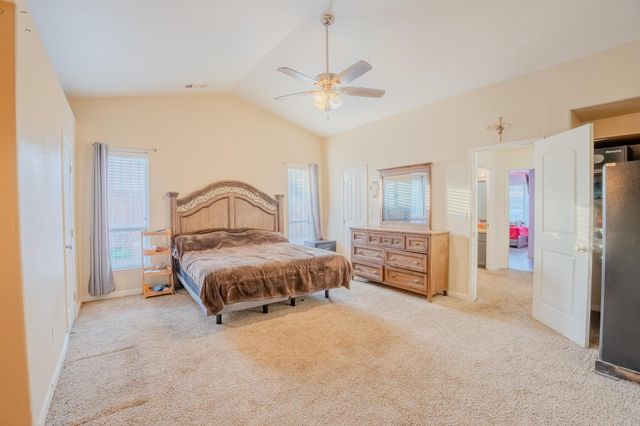 3931 E Elowin Avenue, Visalia, CA 93292