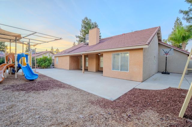3931 E Elowin Avenue, Visalia, CA 93292
