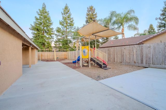 3931 E Elowin Avenue, Visalia, CA 93292