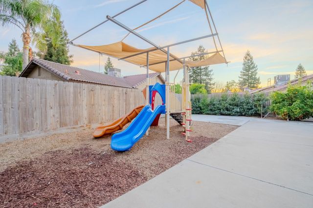 3931 E Elowin Avenue, Visalia, CA 93292