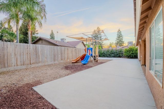 3931 E Elowin Avenue, Visalia, CA 93292