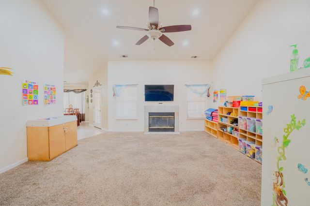 3931 E Elowin Avenue, Visalia, CA 93292