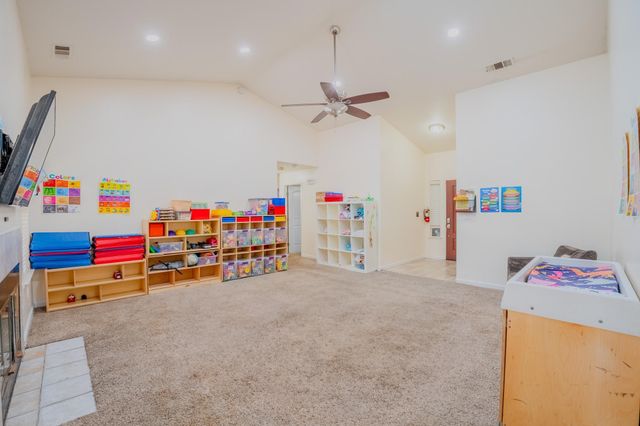 3931 E Elowin Avenue, Visalia, CA 93292