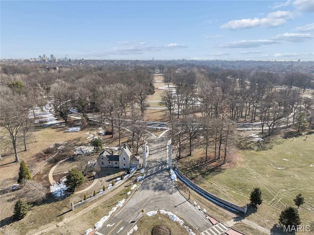 4935 Reber Place, St Louis, MO 63139