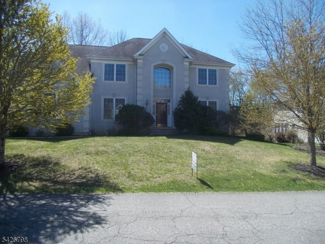 11 Shadow Hill Way, Washington Twp., NJ 07840