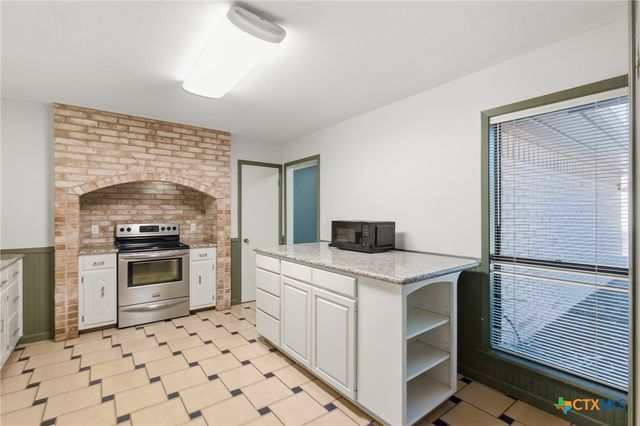 308 Alamogordo Drive, Victoria, TX 77904