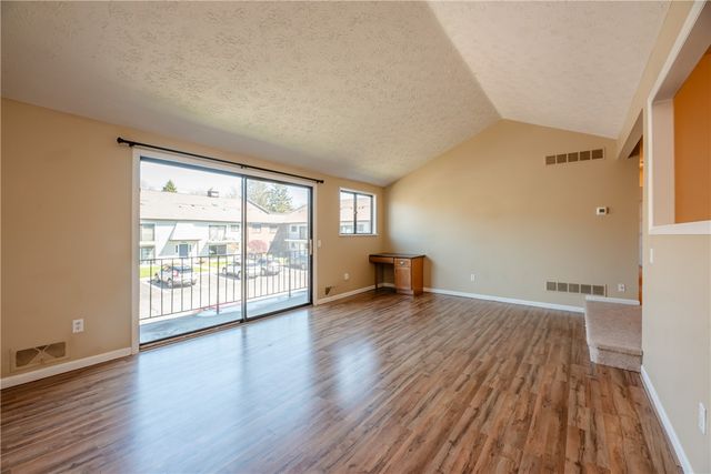 9 High Gate 7, Perinton, NY 14450