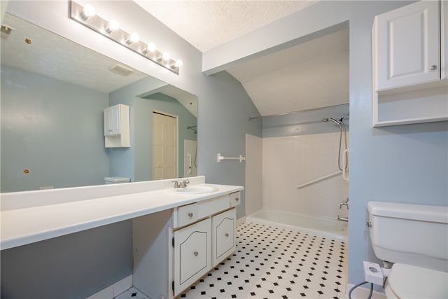 9 High Gate 7, Perinton, NY 14450