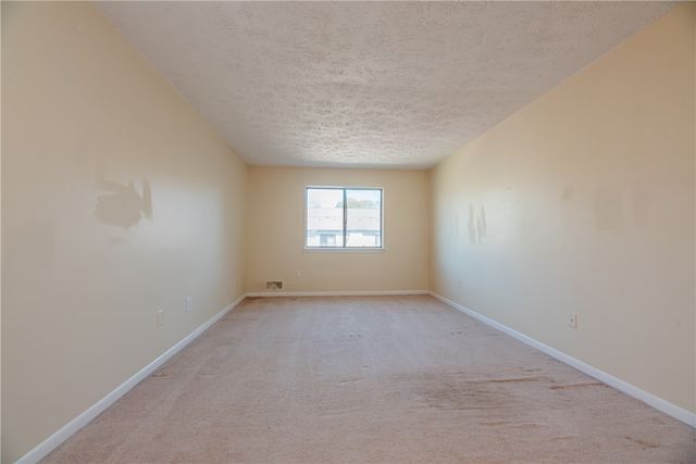9 High Gate 7, Perinton, NY 14450