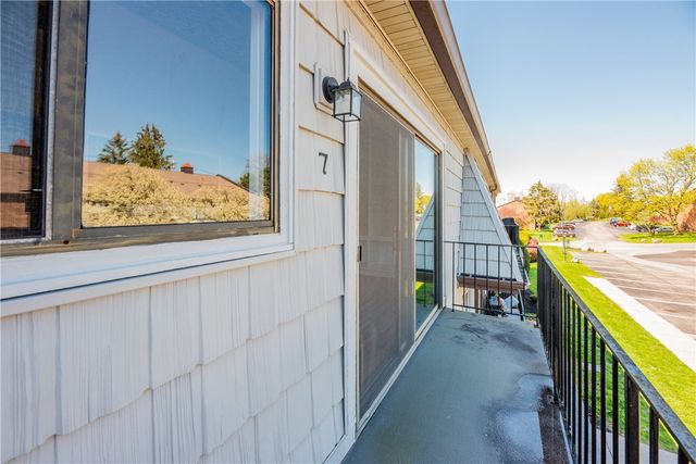 9 High Gate 7, Perinton, NY 14450