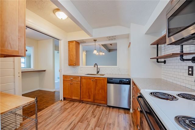 9 High Gate 7, Perinton, NY 14450