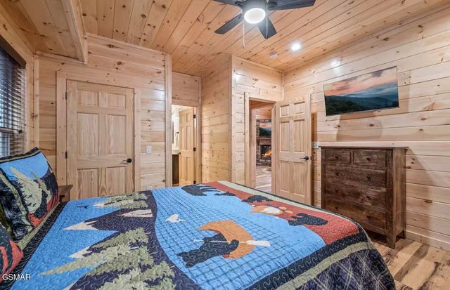 2184 Beach Front Drive, Sevierville, TN 37876