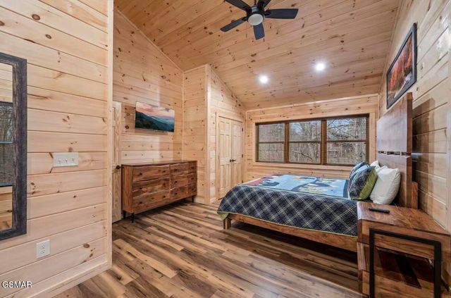 2184 Beach Front Drive, Sevierville, TN 37876