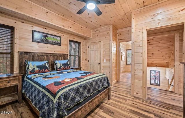 2184 Beach Front Drive, Sevierville, TN 37876