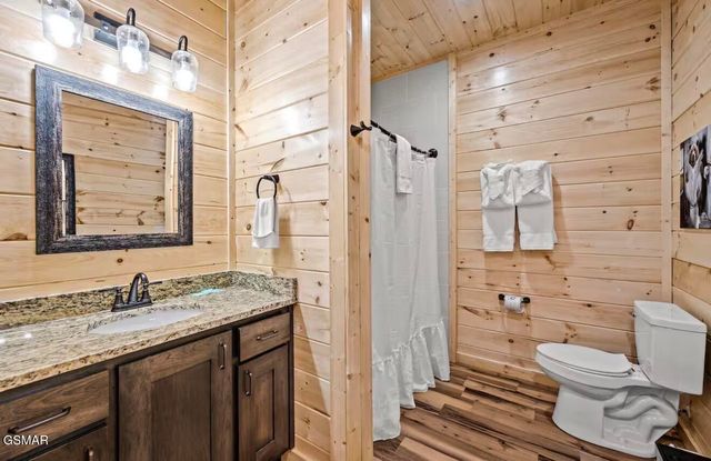 2184 Beach Front Drive, Sevierville, TN 37876