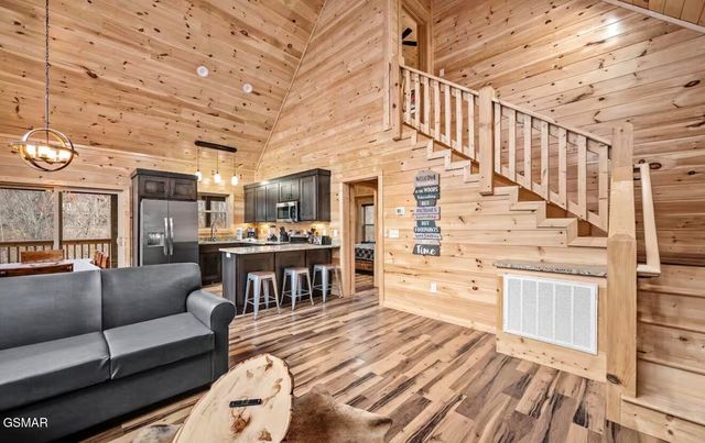 2184 Beach Front Drive, Sevierville, TN 37876